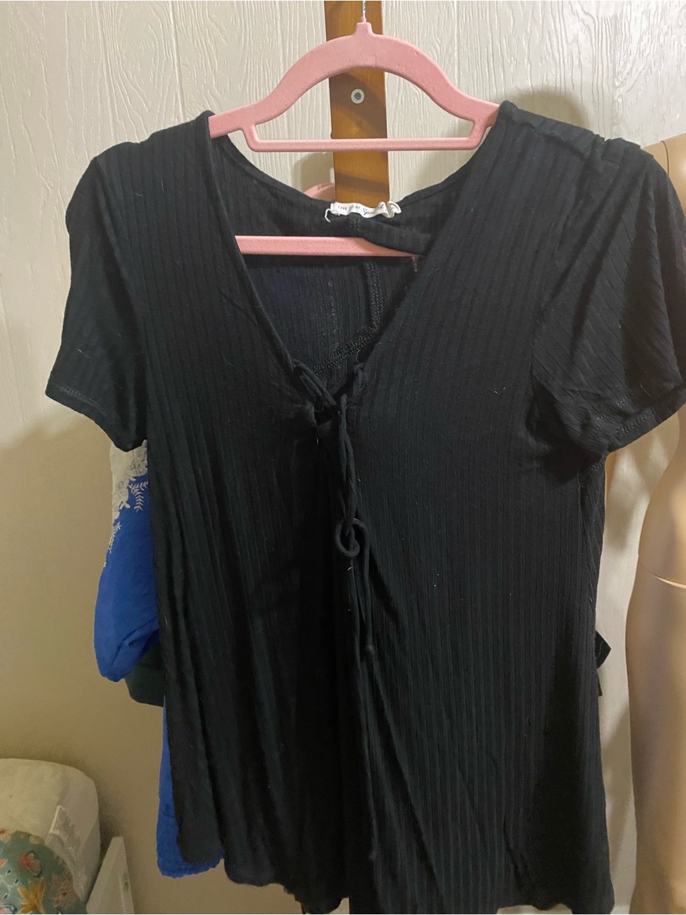 Women’s Black Short-Sleeve Tie-Front Top